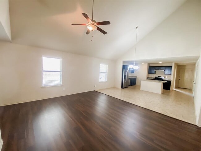 Building Photo - 21687 Horseshoe Dr