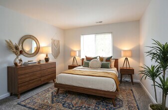 Building Photo - Crescent Oaks