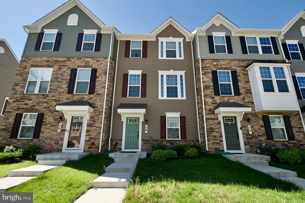 Primary Photo - 74 Caswell Dr