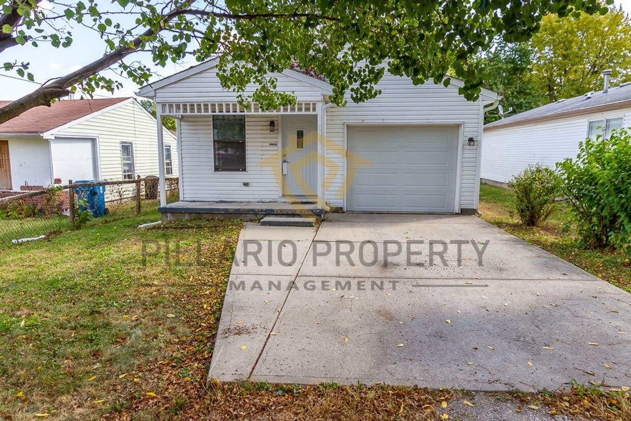 Primary Photo - Cozy & Updated 2-Bedroom Home with Garage ...