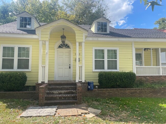 Photo - 1033 Whitworth St House