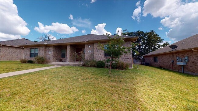 Building Photo - 4411 Reveille Rd