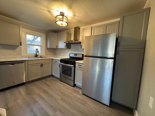 Building Photo - Charming Renovated Ranch Home in the Heart of Statesville