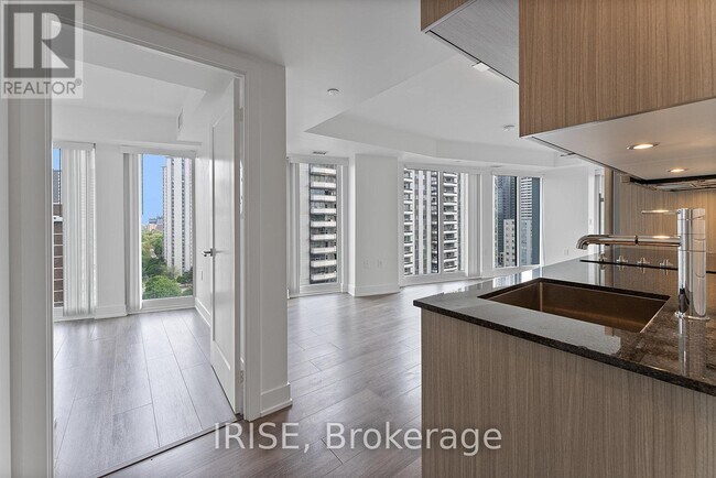 Photo du bâtiment - 575-1575 Bloor St E