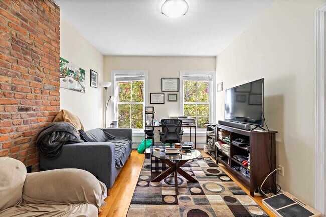 Building Photo - 238 3rd St
