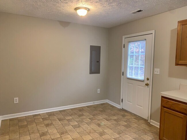 Foto del edificio - 448 Three Creeks Ct