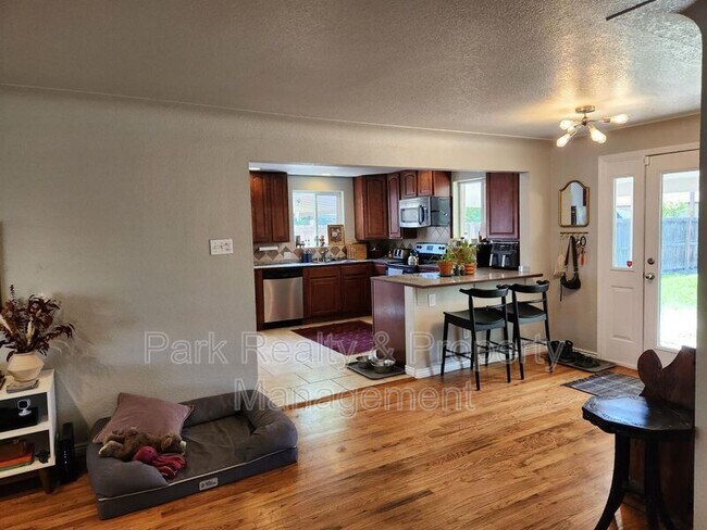 Foto del edificio - 5520 E Thrill Pl