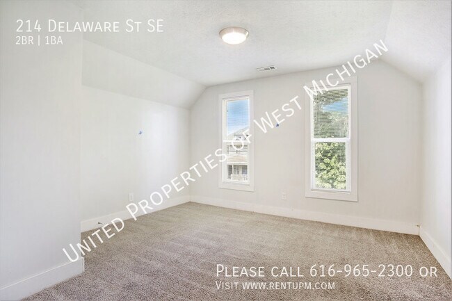 Building Photo - Available Now | 2 Bedroom 1 Bath Upper Apa...