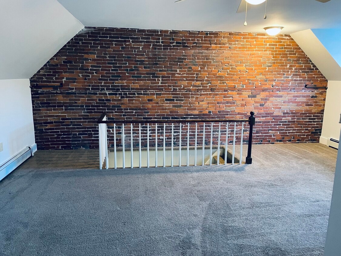 Foto principal - 430 E Bridge St