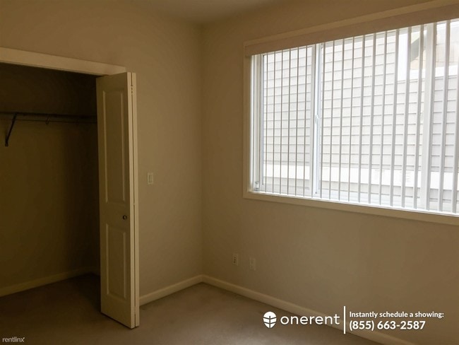 Building Photo - 3 br, 2 bath Townhome - 3625 Gilman Ave W