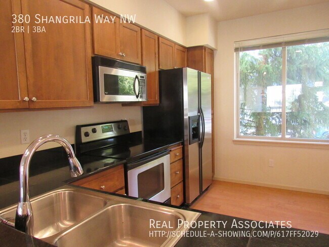 Foto del edificio - Issaquah Townhome For Rent w/ Garage