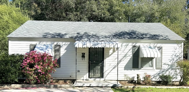 Photo - 1640 Russwood Rd House