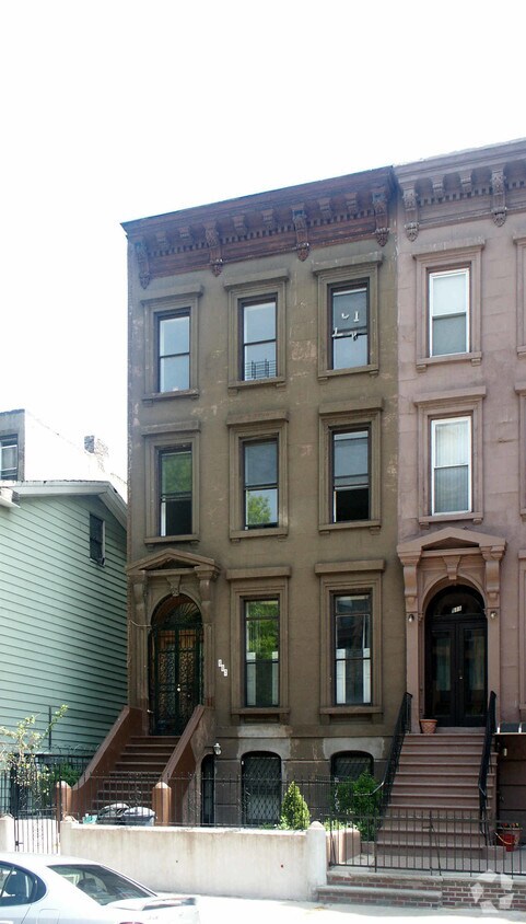 Primary Photo - 507 Clinton Ave