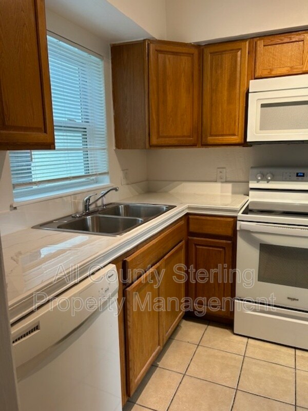 Foto del edificio - 5807 Wolf Rd