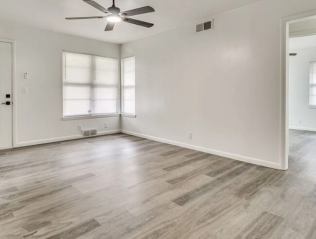 Building Photo - 2417 Becker Pl