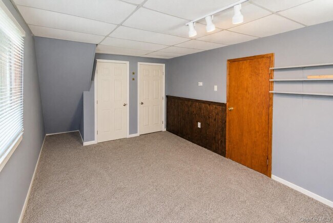 Building Photo - 876 NY-52