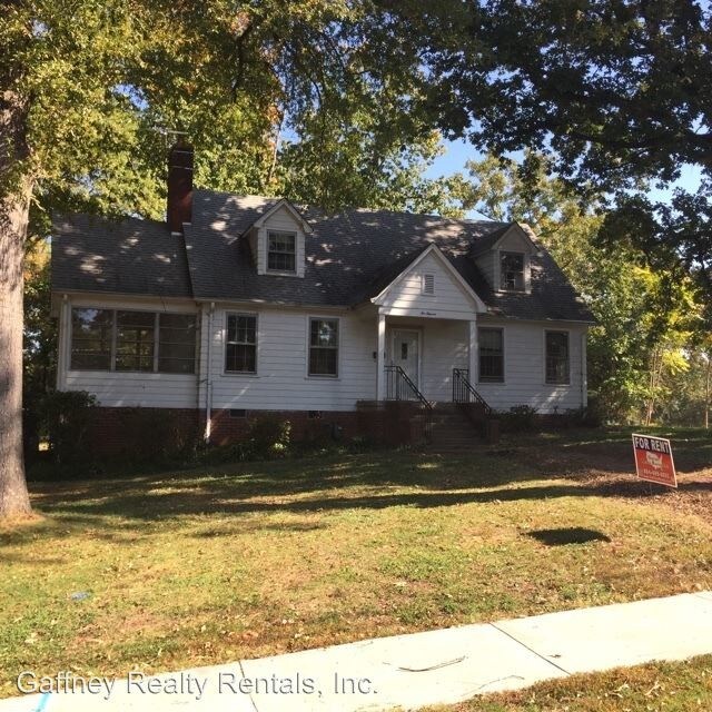 Foto principal - 4 br, 2 bath House - 211 Indian Hill