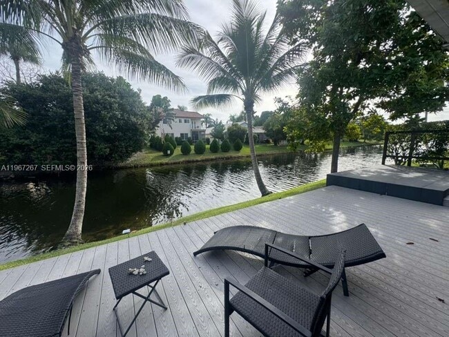 Foto del edificio - 332 NW 47th Ave