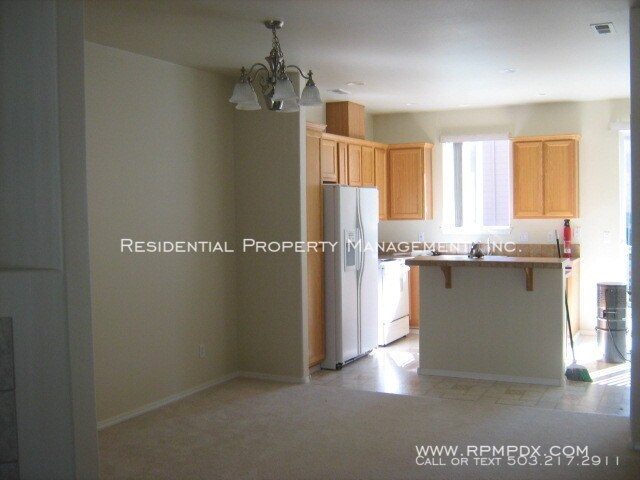 Foto del edificio - Liberty Oaks Tualatin Townhome.