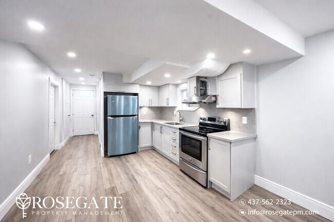 Photo du bâtiment - 1-Bedroom + Den Basement Apartment with Parking – Brampton