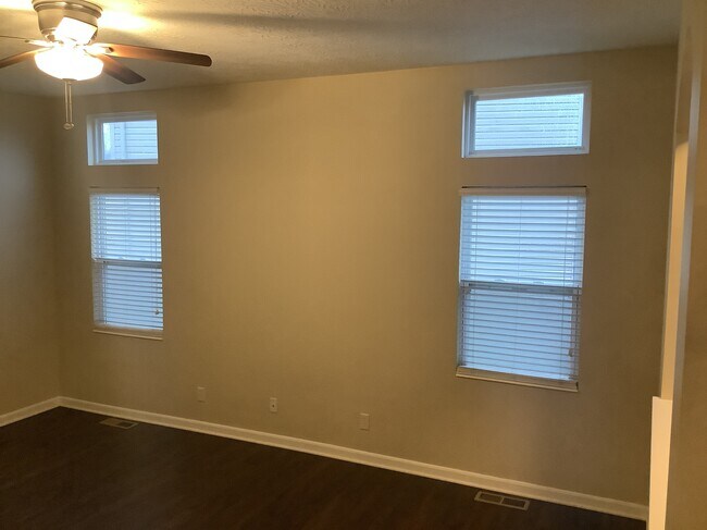 Building Photo - 3084 Summitrun Dr