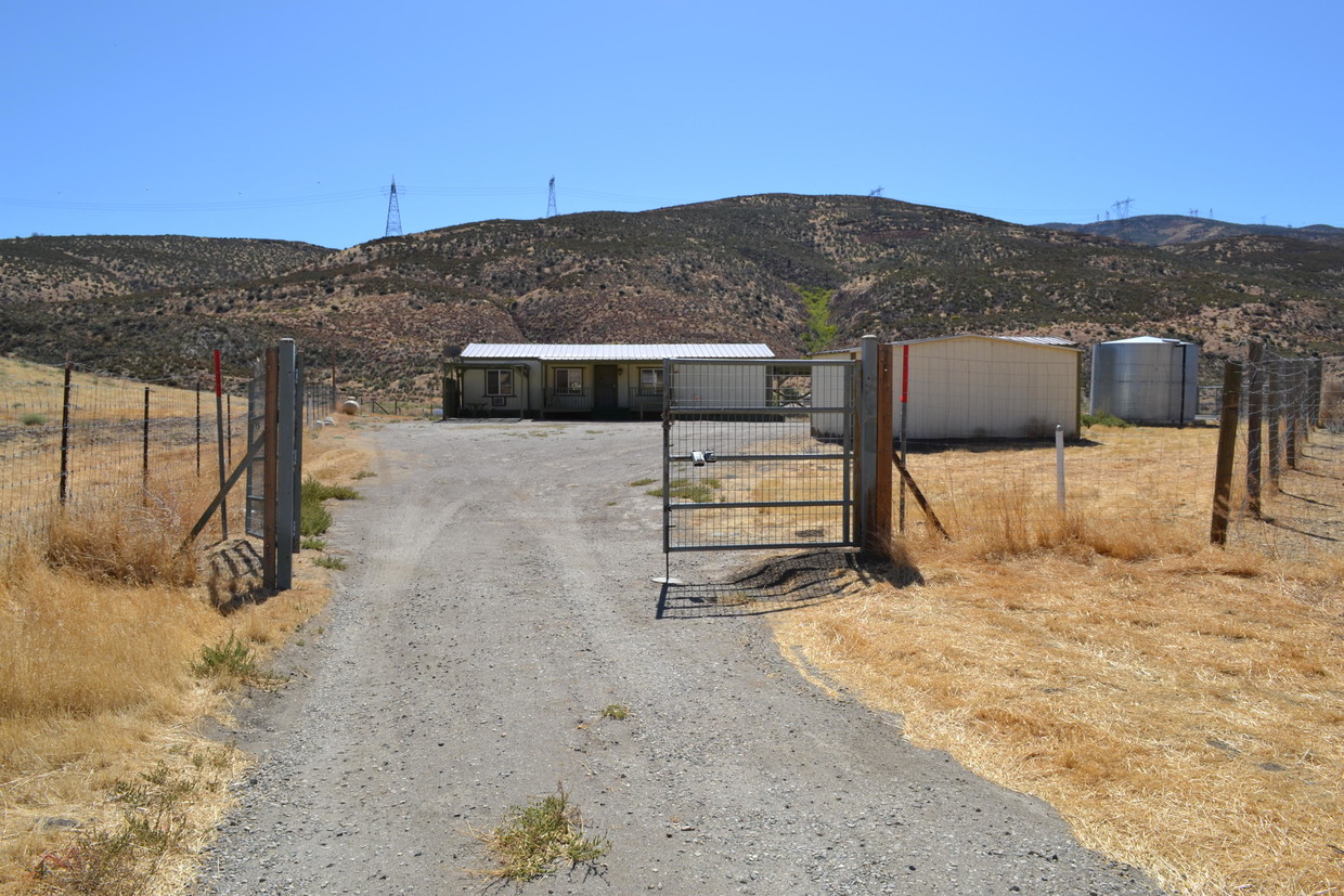 Primary Photo - 5601 Elizabeth Lake Rd