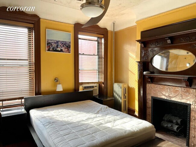 Foto del edificio - 994 Park Pl