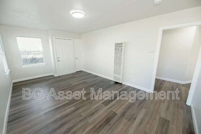 Building Photo - 429 S 23rd St