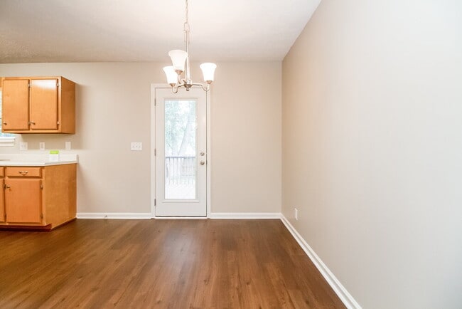 Building Photo - 2918 Weybridge Dr