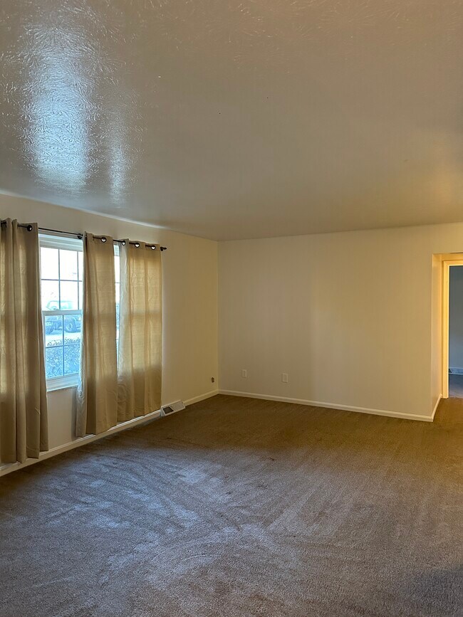 Foto del edificio - 4777 Columbia Rd