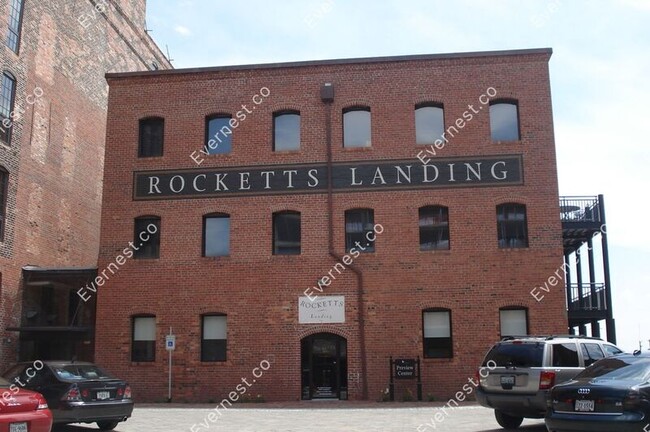 Building Photo - 251 Rocketts Way