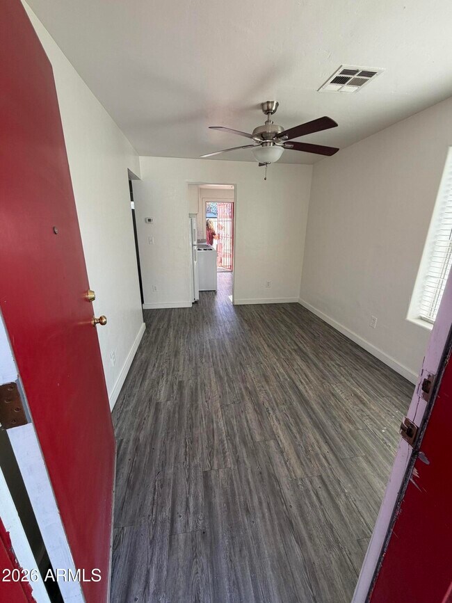 Foto del edificio - 706 W Taylor St