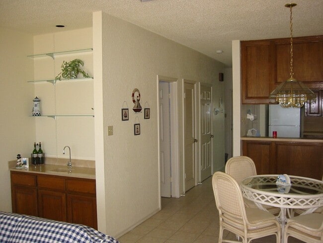 Building Photo - 15334 Bonasse Ct