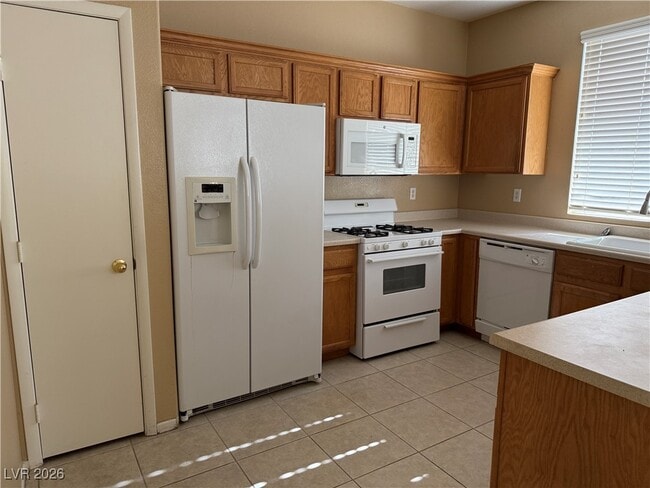 Foto del edificio - 3425 Red Fire Ave