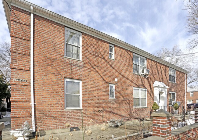 Building Photo - 40-04 196th St
