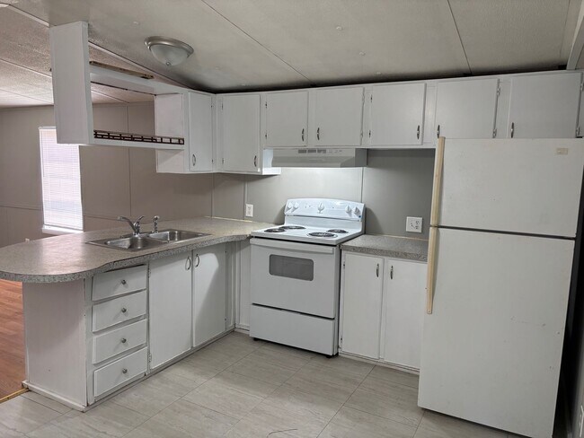 Foto del edificio - 2 BED, 2 BATH MOBILE HOME LOCATED IN CANDOR