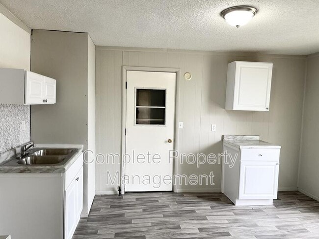 Building Photo - 3335 33rd Pl N