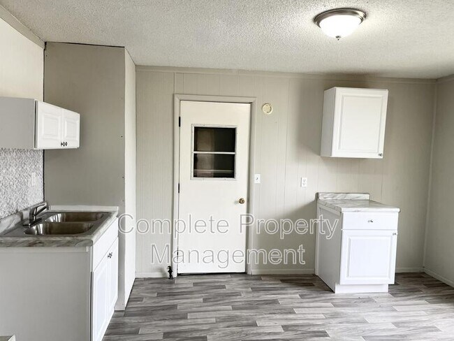 Foto del edificio - 3335 33rd Pl N