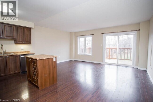 Building Photo - 20 McConkey Crescent