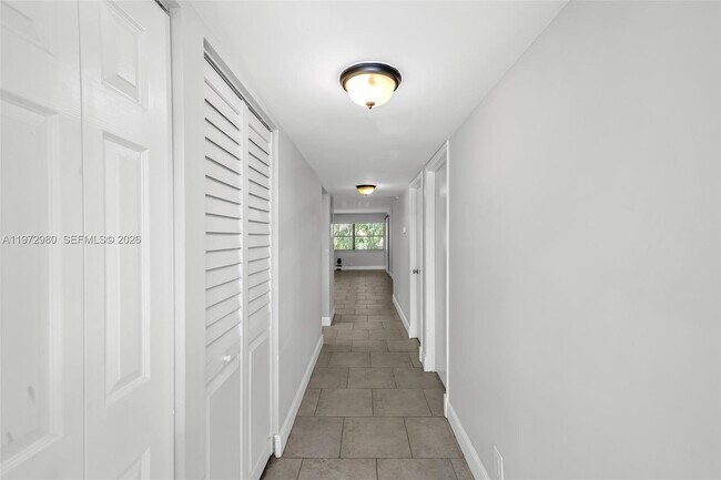 Foto del edificio - 3014 SW 21st Terrace