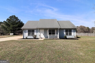 Building Photo - 18 Southwind Dr