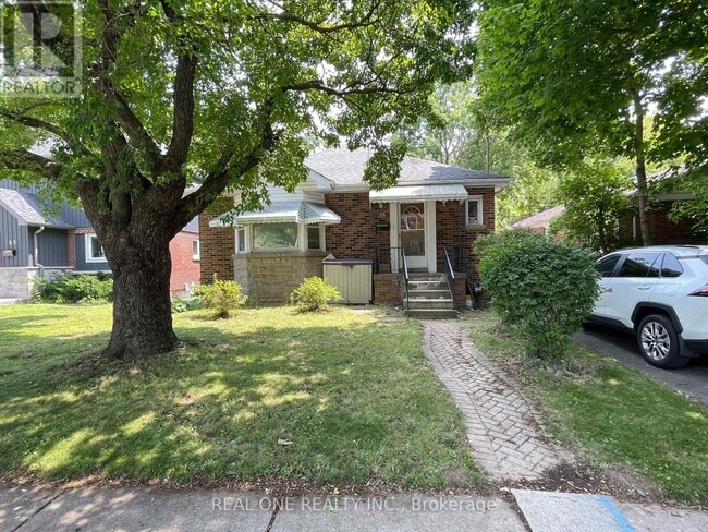 Building Photo - 35 Bowman St