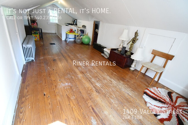 Building Photo - 1409 Valley St