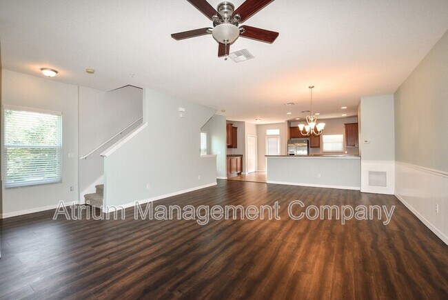 Foto del edificio - 1061 Charter Oak Ln