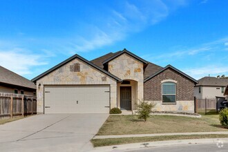 Building Photo - 909 Medina Wy