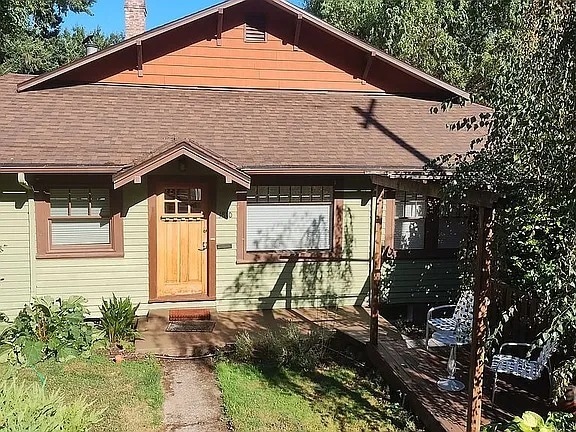 Building Photo - 1810 SE 72nd Ave