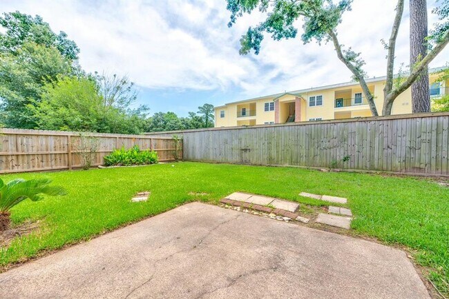 Foto del edificio - 7214 Foxway Ln
