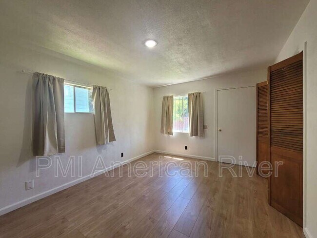 Foto del edificio - 619 Williams St