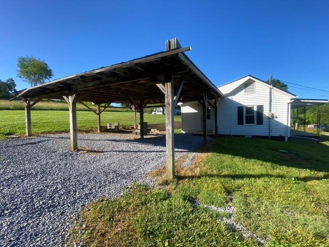 Building Photo - 1 Bedroom 1 Bath Home Located in Greene Co...