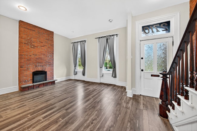 Building Photo - 2710 Geyer Ave